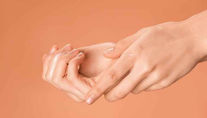 How to do your home care for the nails?