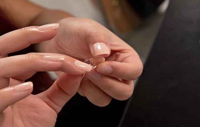 The tips of Applying Press On Nails