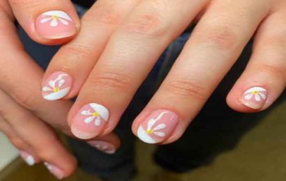 Long live spring – Floral nail art