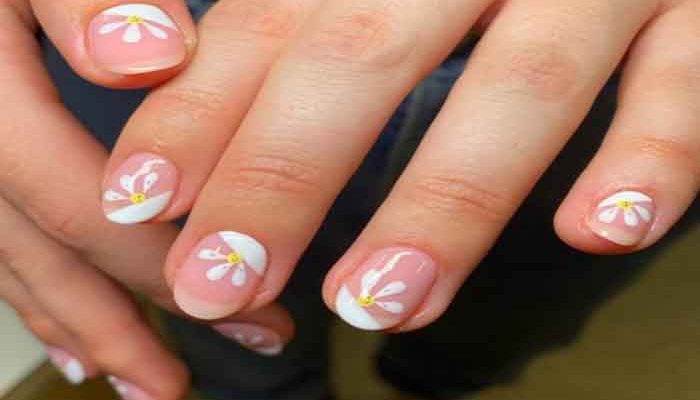 Long live spring – Floral nail art