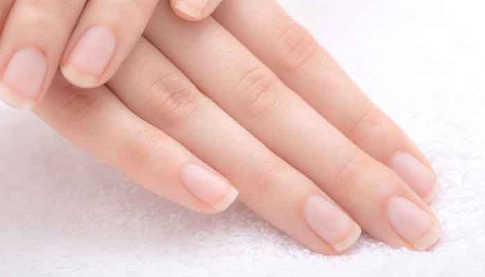 How to properly prepare your nails for a manicure at home?