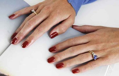 How to apply nail polish properly?